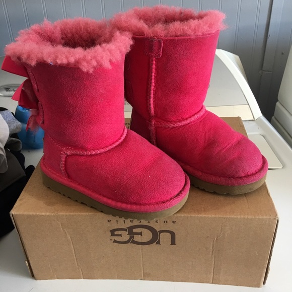 Toddler Ugg Bailey Bow boots - Picture 2 of 3
